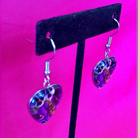 Heart-Shaped Pansy Flower Earrings - Picture 2 of 4